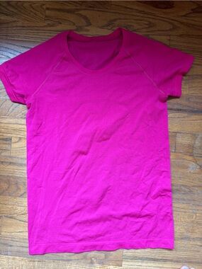 Lululemon seamless Hot Pink top